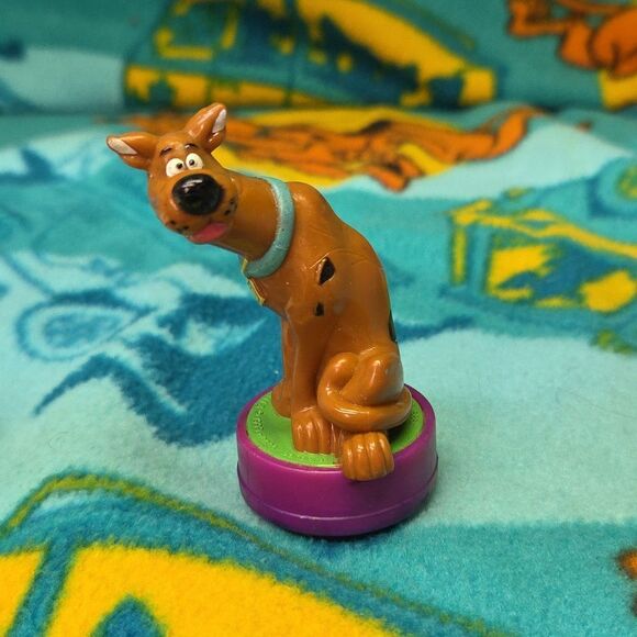 Scooby-Doo Kids Toy Set with Throw Blanket 59x38 - Picture 9 of 12